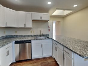 Building Photo - 1391 Indianola Ave