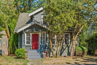 Building Photo - 5034 7th Ave NE