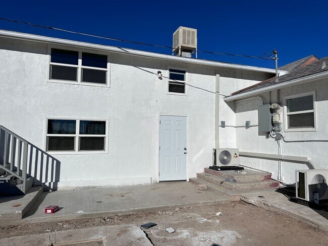 Building Photo - 739BA