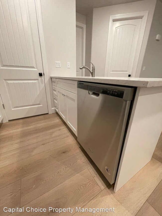 Foto del edificio - 1 br, 1 bath House - 1027 N 1030 W