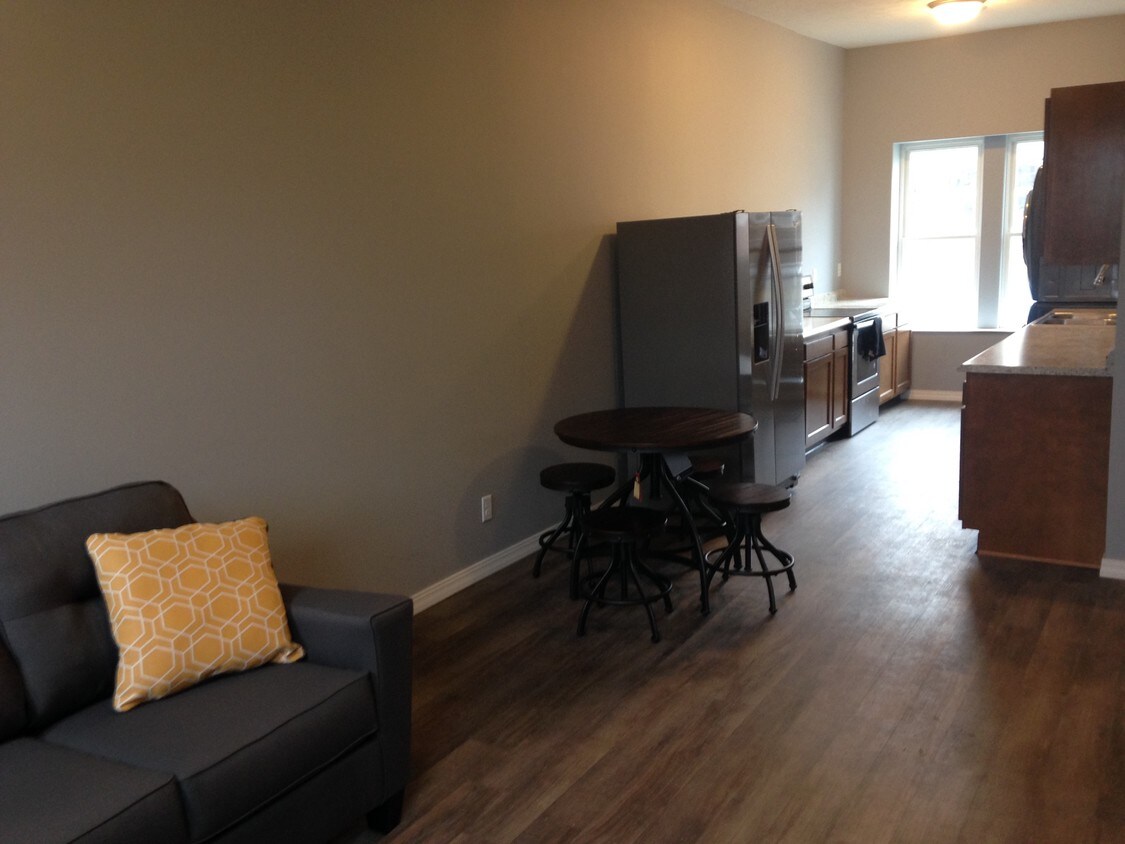 Foto del edificio - 512 N Jefferson St