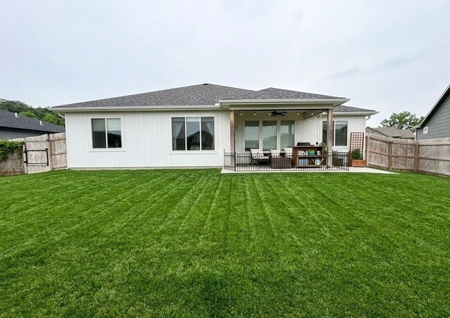 Foto del edificio - Modern Ranch Style Home in Quiet Neighborhood