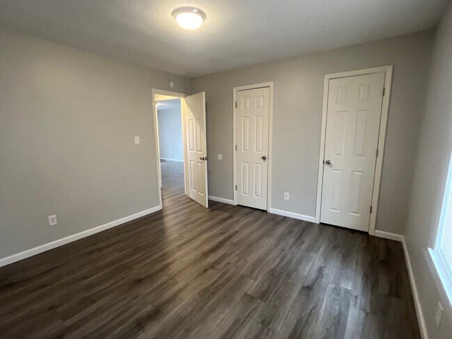 Building Photo - 18 Foxboro Cv