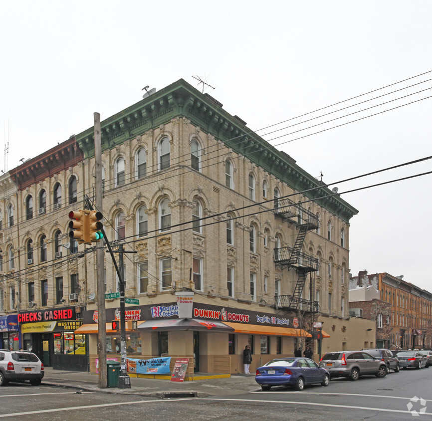 Primary Photo - Dunkin' Donuts