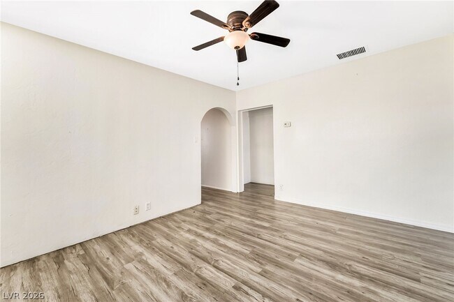 Foto del edificio - 107 Joshua St