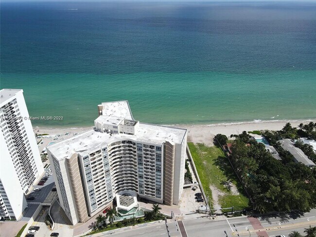 Building Photo - 3180 S Ocean Dr