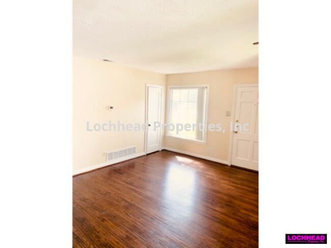 Building Photo - ******2 BEDROOM IN CASA VIEW******** LAWN ...