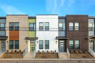 Building Photo - 303 Park St