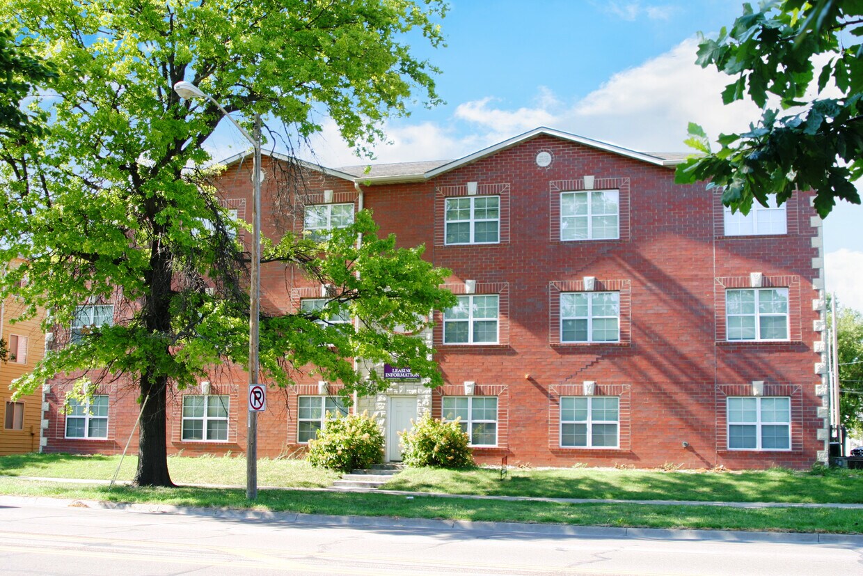 Primary Photo - 1020 Bluemont Ave
