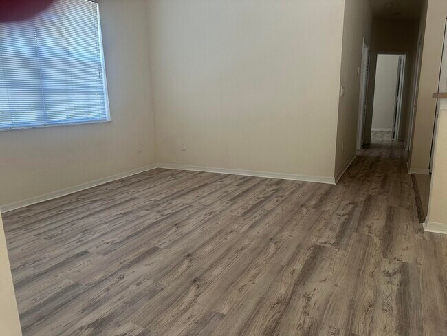 Building Photo - 3141 SE Lexington Lakes Dr