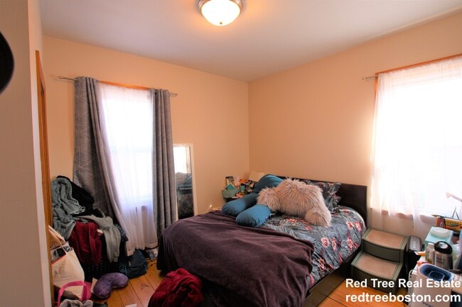 Building Photo - 16 Rossmore Rd