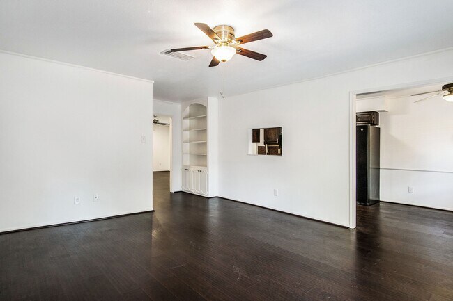 Foto del edificio - 14304 Misty Meadow Ln
