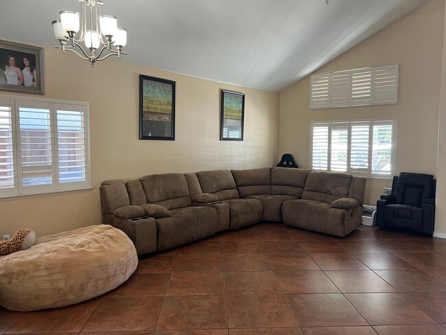 Building Photo - Spacious Home for Rent
