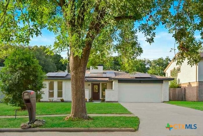 Building Photo - 2326 Aprilmont Dr