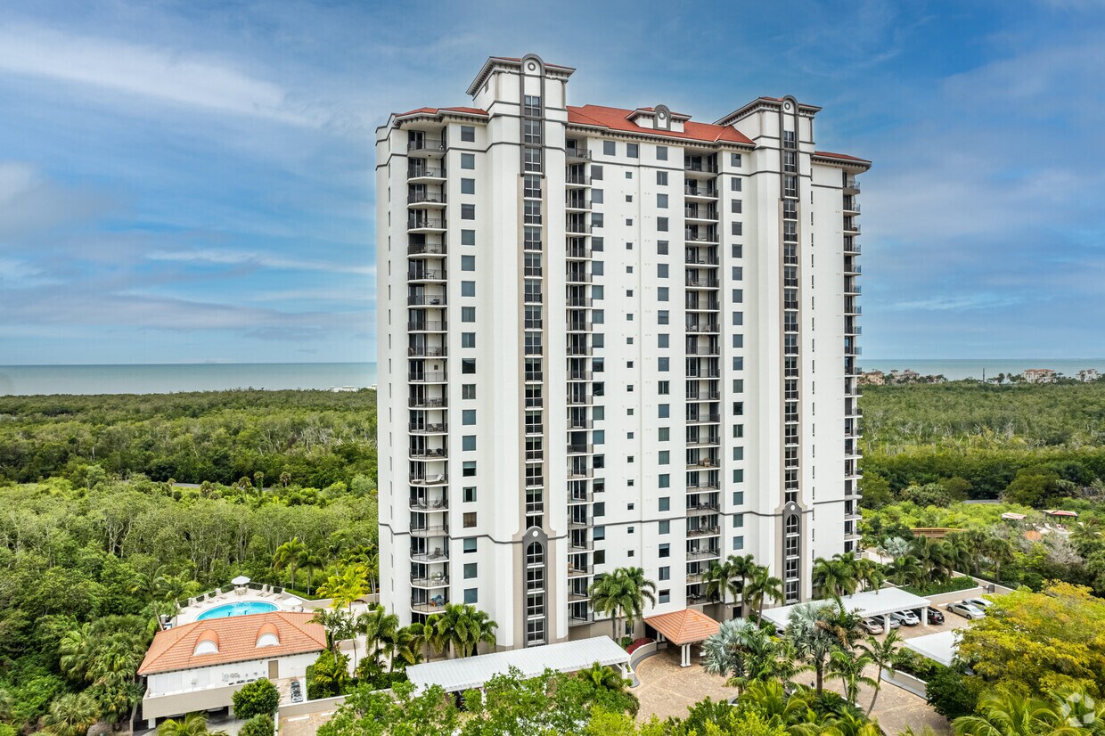 Foto principal - Coronado at Pelican Bay