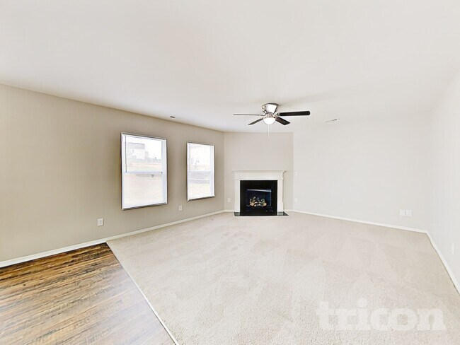 Building Photo - 4003 Larkhaven Village Dr