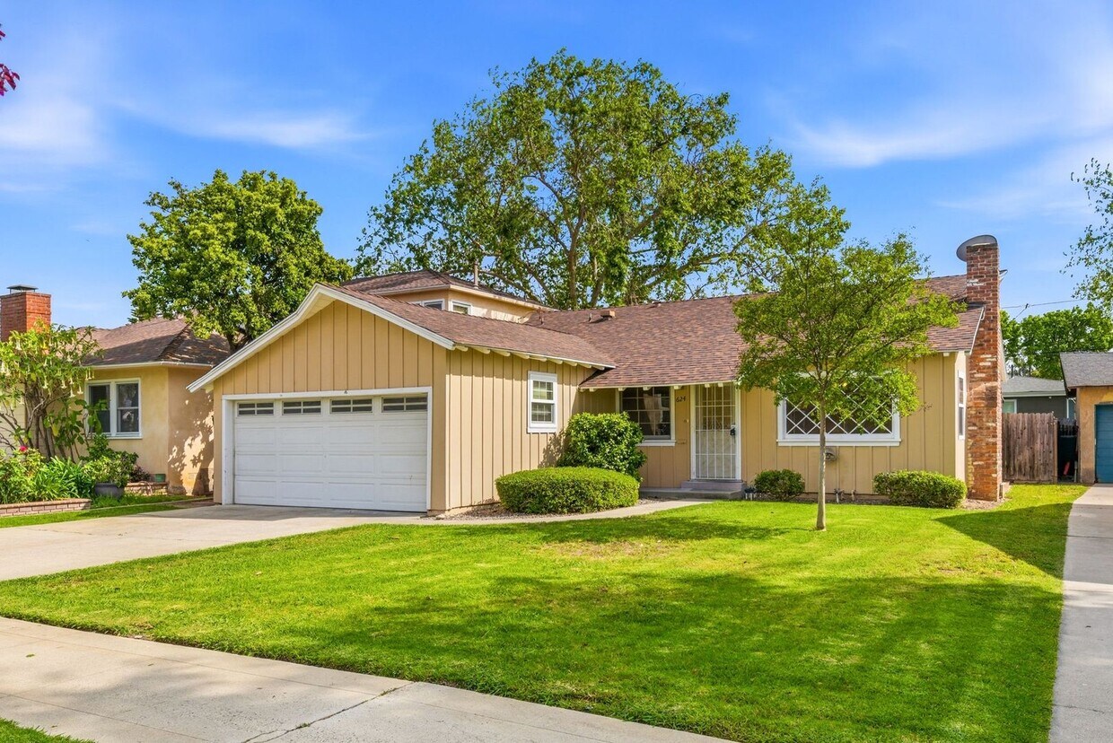 Recently Refreshed 3 Bedroom 1 Bath home in Old Town Orange - Recently Refreshed 3 Bedroom 1 Bath home in Old Town Orange