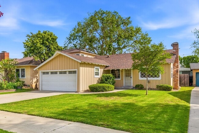 Recently Refreshed 3 Bedroom 1 Bath home in Old Town Orange - Recently Refreshed 3 Bedroom 1 Bath home in Old Town Orange