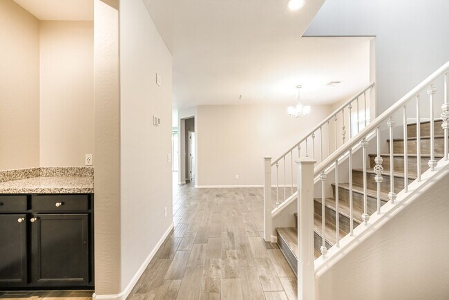 Building Photo - 12125 W Remuda Dr