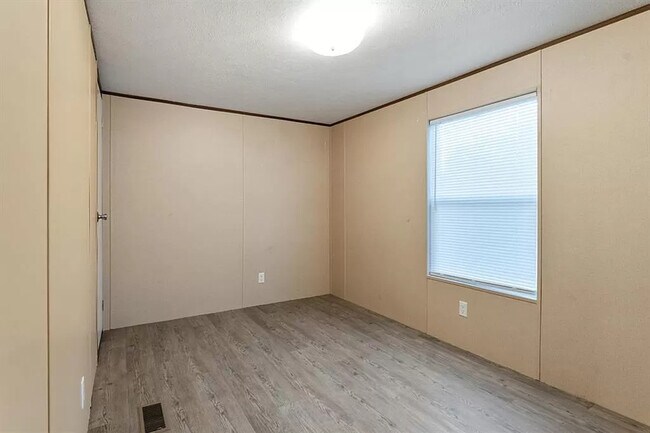 Building Photo - 114 Osage Dr