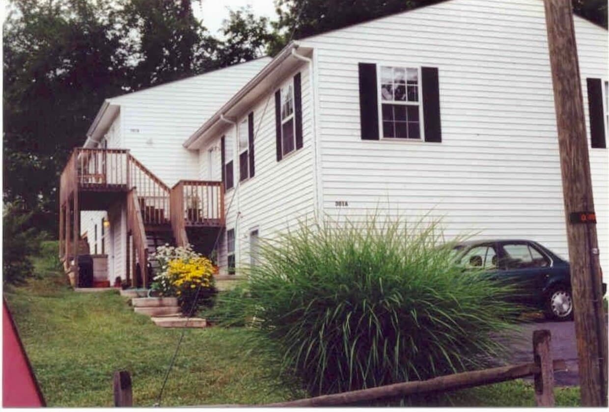 Primary Photo - 301 Valley Road Ext