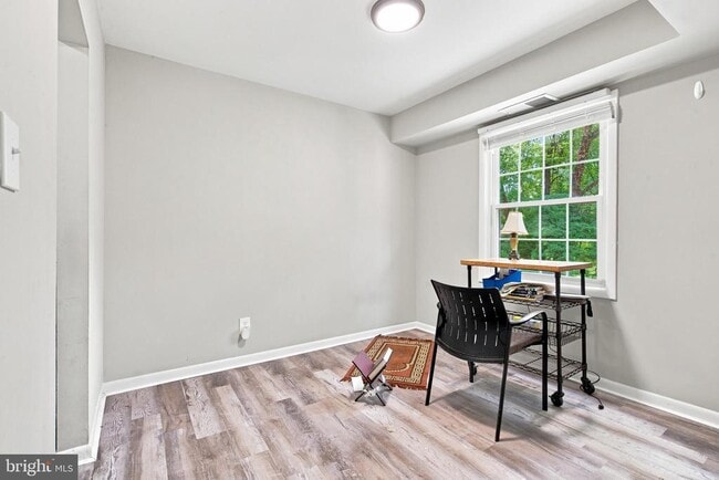 Building Photo - 3814 Lyndhurst Dr