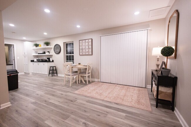 Foto del edificio - 9220 Weathersfield Dr