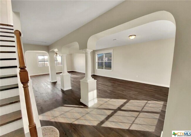Building Photo - 5502 Knob Ct