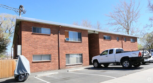 Building Photo - 995 Plumas St