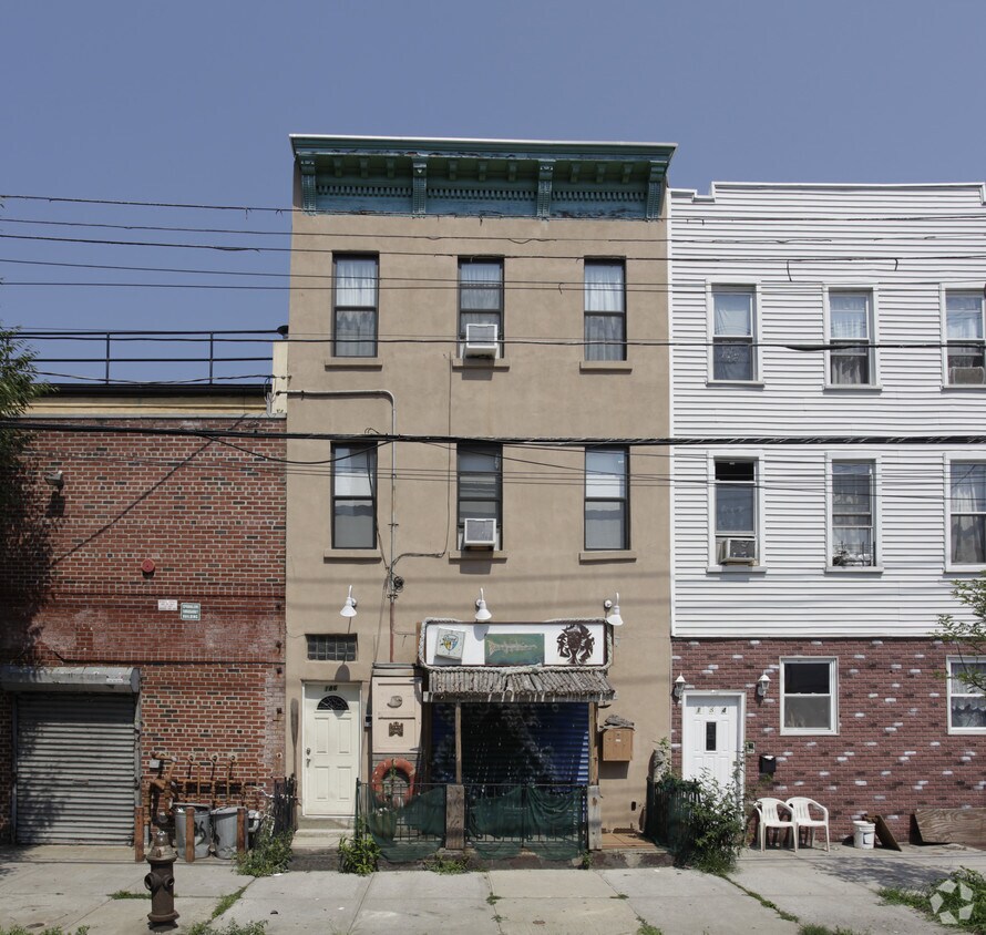 Foto del edificio - 186 Richards St