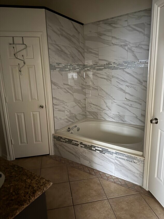 Photo - 912 Smokerise Cir (Denton, TX)