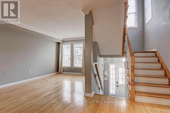 Photo du bâtiment - 5980 Whitehorn Ave