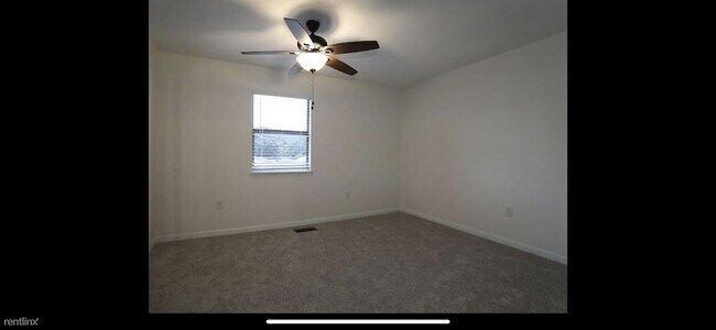 Foto del edificio - 2 br, 1.5 bath Townhome - 619 Sandalwood D...