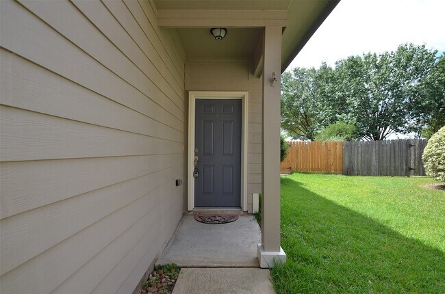 Foto del edificio - 5606 Claybeck Ln