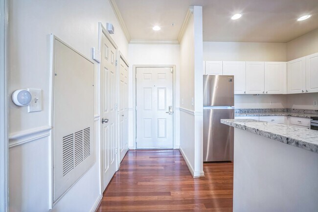 Foto del edificio - 4551 Strutfield Ln