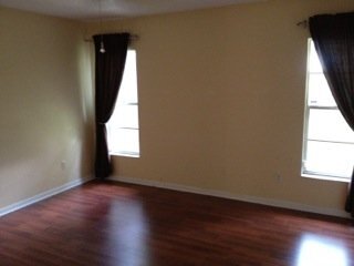 Foto del edificio - 658 Bryan Terrace Dr