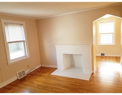 Primary Photo - 126 Russell Rd