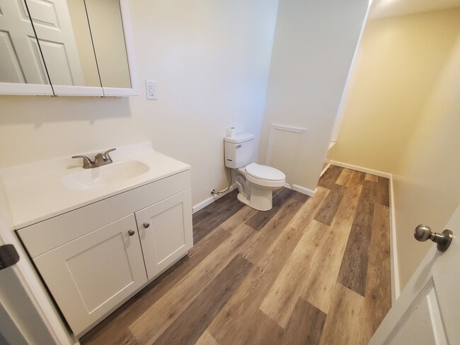 Bathroom - 9 N Monroe St