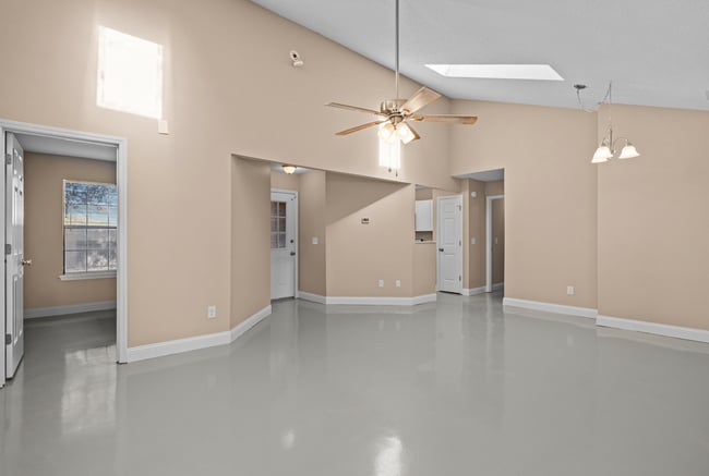Building Photo - 1160 Shipyard Blvd