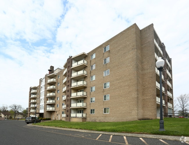 The Sussex House Apartments Cherry Hill, NJ