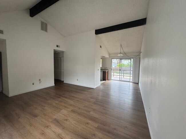 Foto del edificio - R7560S