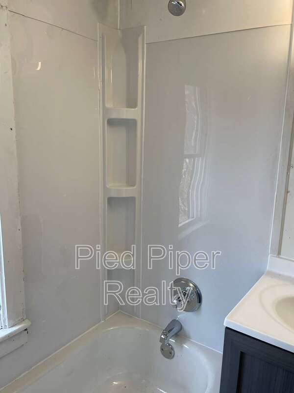 Foto del edificio - 320 W Clark St