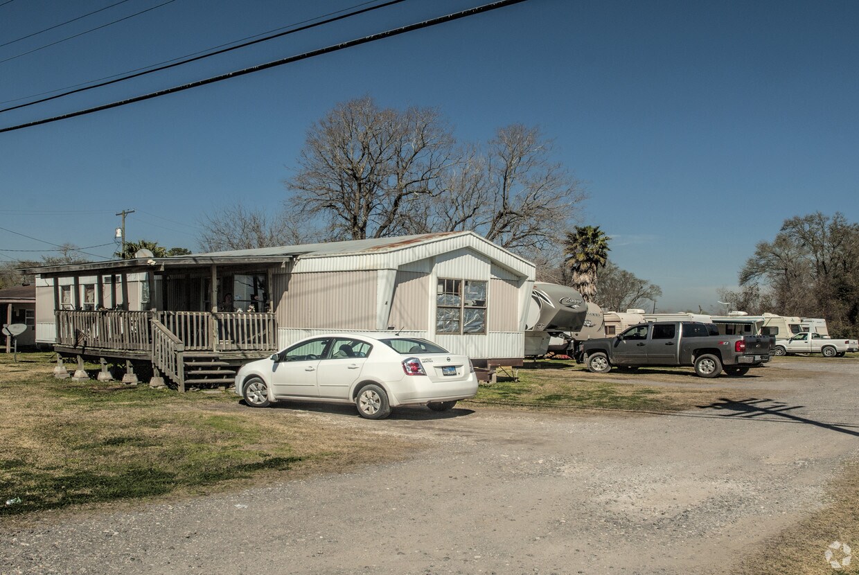 Primary Photo - 3410 N Twin City Hwy