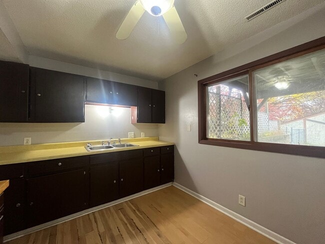 Foto del edificio - 6248-6250 45th St N