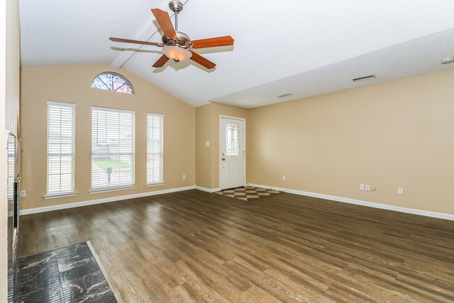 Building Photo - 8145 Waterside Trail