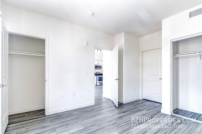 Foto del edificio - Beautiful Modern Two Bedroom In Echo Park