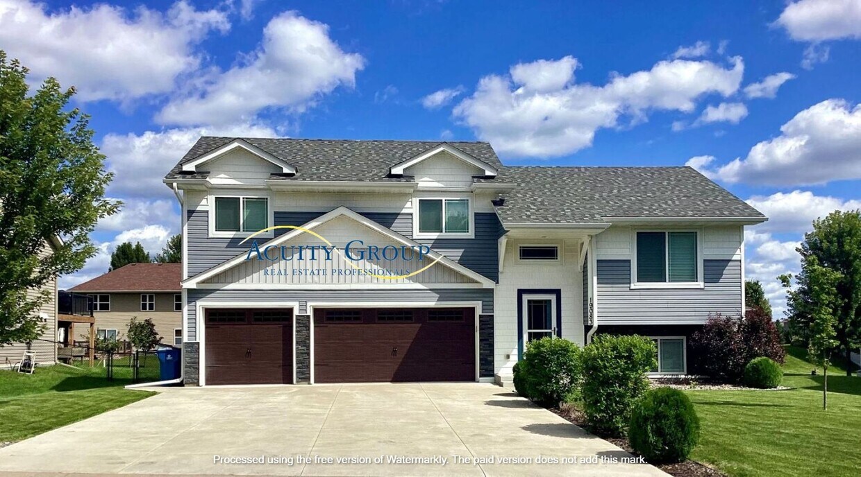 Primary Photo - 3BR, 2 1/2 BA Single Family Home in Elk River
