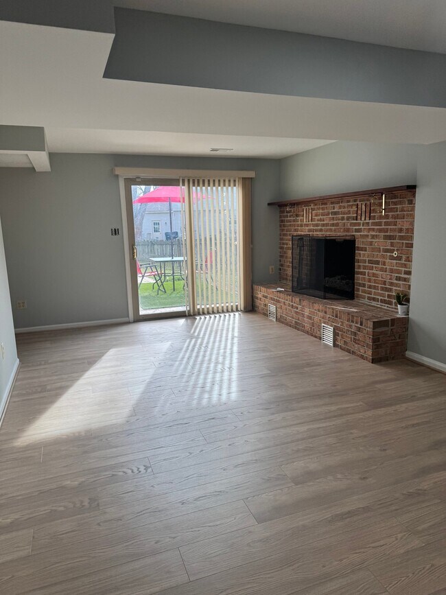 Foto del edificio - 8929 Bald Hill Pl