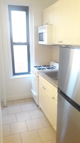 Building Photo - 637 St Nicholas Ave