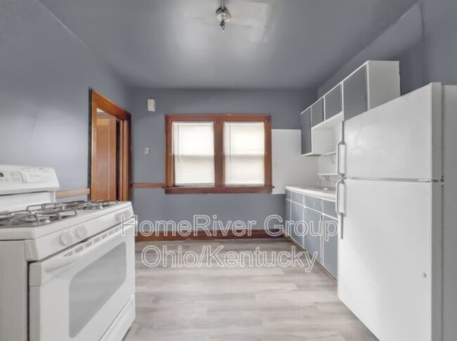 Building Photo - 3046 E 130th St